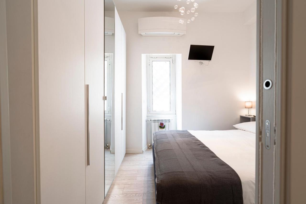 Appia Purple Terrace Apartment In Roma Dış mekan fotoğraf